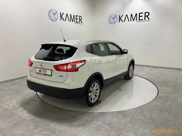 Nissan Qashqai 1.2 DIG-T Tekna Image 2